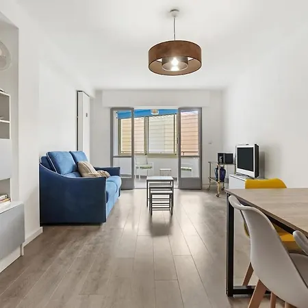 Apartment Centre Ville, Parking, 2 Min Gare *